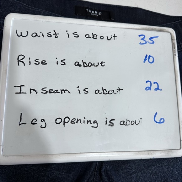 Torrid Women Sz 35 Capri Jeans Pockets Pull On Super Soft Stretch Plus Casual - Picture 8 of 8